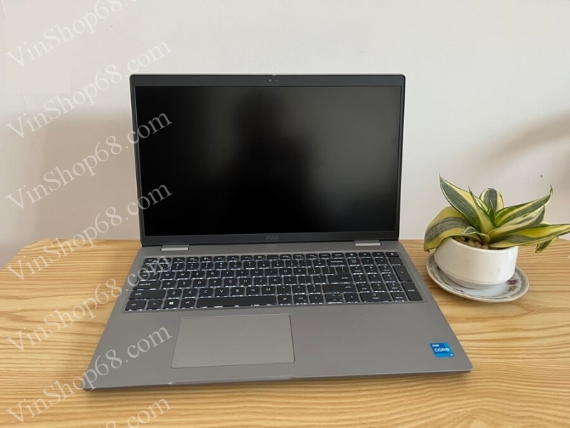 Laptop Dell Latitude 5520 i7-1165G7 / Ram 8GB / SSD 256GB / Màn 15.6″ FullHD IPS / VGA